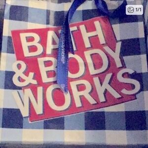 Bath & Body Works Blue and White Bath Set